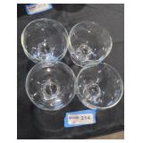 4 vintage glass desert sundae bowls.
