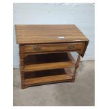 Vintage oak drop-leaf table.(29in H by 33in W).