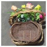 Wooven baskets and fake flowers lot.