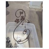 Metal decor  tote lot.