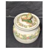 Ceramic cookie jar  lot.