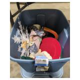 Christmas Decor Tote Lot