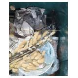 Misc. Fall decor tote lot.