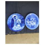 Pair of decorative plates  lot.