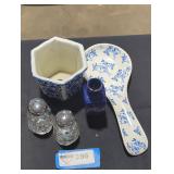 Ceramic hand painted flower planter and more lot.