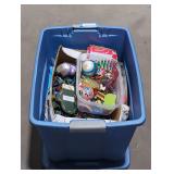 Misc. Christmas tote lot.