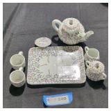 Porcelain tea set.