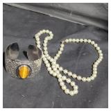 Misc. Costume jewelry lot.