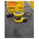 DeWalt Corded 5" Random Orbit Sander (Grade: D)