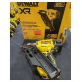 DeWalt 20V 30ï¿½ Paper Collated Framing Nailer