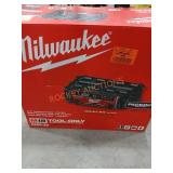 Milwaukee M18 PACKOUT Radio & Charger