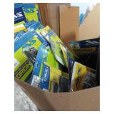 Mixed skid window deflectors