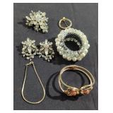 Costume jewelry lot.