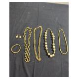 Costume Jewelry Set with Yellow Metal and Beads