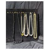 Costume necklaces jewelry lot.
