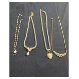 4 costume jewelry necklaces lots.