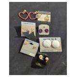 7 pairs of costume jewelry earrings lot.