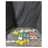 Costume jewelry earrings lot.