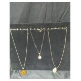 5 costume jewelry necklaces lot.