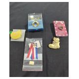 Vintage pins lot.