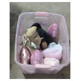 Easter decor tote lot.