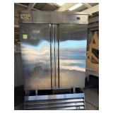 Commercial refrigerator