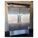 Commercial refrigerator
