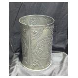 Decorative Metal Waste Bin with Star Design