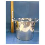 Stainless stock pot with lid