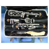 Bundy Selmer resonite clarinet with case