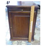 end stand magazine rack, pull out writing, door