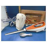 electric knife, hand mixer, measuring spoon set