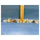 lot of 11 Wade tea figures