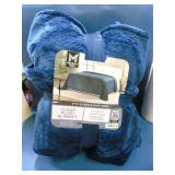 Cloud Plush blanket 106x94 brand new