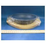 cast iron steak/fajita pan wood base new