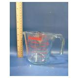 Pyrex 2 cup glass measuring cup