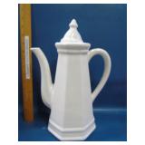 Pfaltzgraff coffee pot with lid