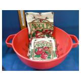 Large red colander plus kitchen set