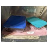 2)ANCHOR HOCKING CASSEROLE DISH (BLUE LID HAS