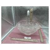 VINTAGE L.E. SMITH GLASS BASKET IN THE PINEAPPLE