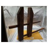 BIG WOODEN VISE
