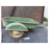 GREEN METAL PULL TYPE KIDS WAGON