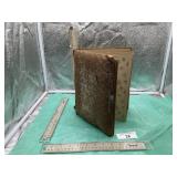 VINTAGE PHOTO ALBUM