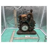 VINTAGE 1940-1950 ELECTRIC MANTLE OR DESK CLOCK