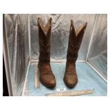 OLATHE COWBOY BOOTS SIZE 9.5 D, CHECK OUT ALL