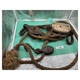BLOCK AND TACKLE PULLEY