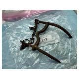 ANTIQUE IRON HORSE CURB BIT, LIKELY A U.S.