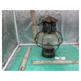 ROUND LANTERN W/CANDLE