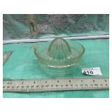 GLASS ORANGE EXTRACTOR JUICER, HAS CHIPS LOOK