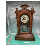 WIND UP CLOCK W/KEY